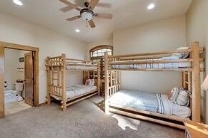 Klamath Falls Vacation Rental w/ Resort Amenities!