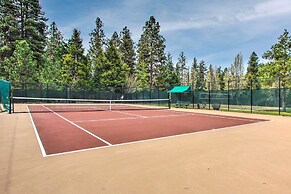 Klamath Falls Vacation Rental w/ Resort Amenities!