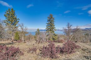 Klamath Falls Vacation Rental w/ Resort Amenities!