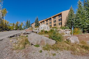 Walk to Slopes: Brian Head Condo w/ Pool Access