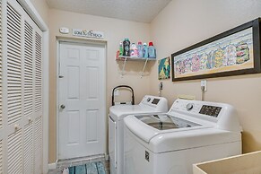 4 Mi to Downtown Cape Coral: Home w/ Lanai & Grill