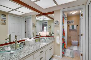 4 Mi to Downtown Cape Coral: Home w/ Lanai & Grill