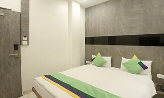 Treebo Urban, 1 Km From Railway Station