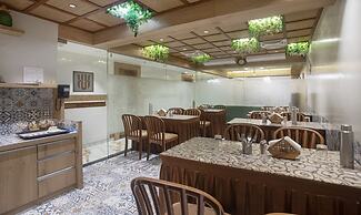 Treebo Urban, 1 Km From Railway Station