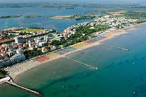 Comfort With Terrace at Grado Pineta - Beahost