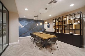 One Bedroom Luxury Flat in City Center