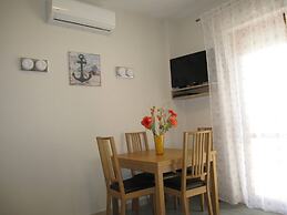 Amazing Apartment With Seaview Terrace - Beahost