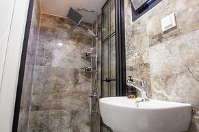 Prive Mini Homes & Camping