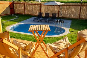 Prive Mini Homes & Camping