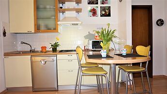 Lovely Apartment With Garden and Terrace