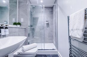 Impeccable 2-bed Apartment in Salford