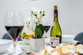 Impeccable 2-bed Apartment in Salford