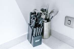 Impeccable 2-bed Apartment in Salford