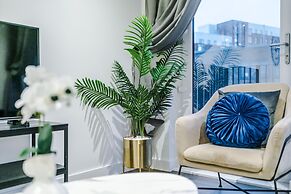 Impeccable 2-bed Apartment in Salford