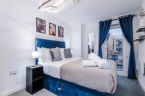 Impeccable 2-bed Apartment in Salford