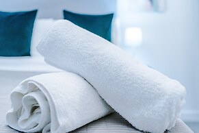 Impeccable 2-bed Apartment in Salford