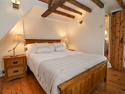 1 White House Cottages