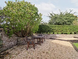 1 White House Cottages