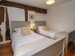 1 White House Cottages