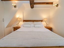 1 White House Cottages