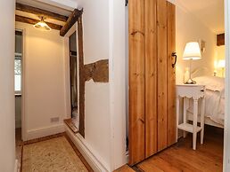 1 White House Cottages