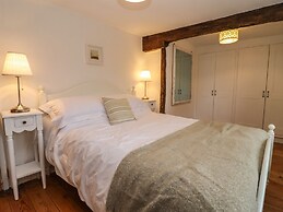 1 White House Cottages