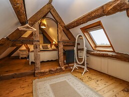 1 White House Cottages