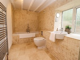 1 White House Cottages