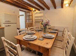 1 White House Cottages