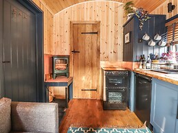 Dunfell Shepherd's Hut