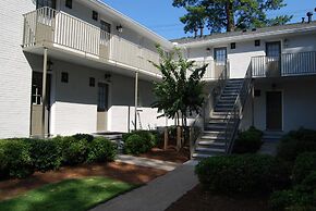 B1bl Cute Condo Walkable to Midtown 1 Block From Marta
