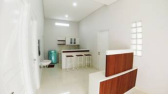 Omah Bondi Family Homestay by FH Stay