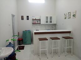 Omah Bondi Family Homestay by FH Stay