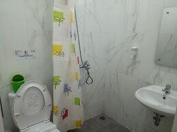 Omah Bondi Family Homestay by FH Stay