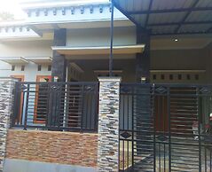 Kems Homestay by FH Stay