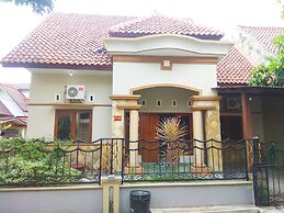 Pesona Mentari Homestay by FH Stay