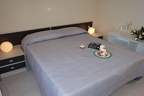 Great Apartment With Lift and Terrace - Beahost