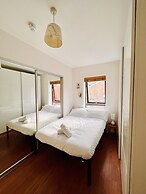 Cosy, Bright and Central Flat for Work and Holiday