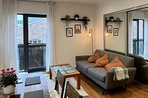 Cosy, Bright and Central Flat for Work and Holiday