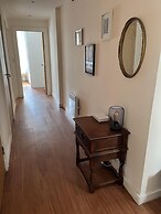 Cosy, Bright and Central Flat for Work and Holiday