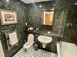 Cosy, Bright and Central Flat for Work and Holiday