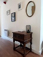 Cosy, Bright and Central Flat for Work and Holiday