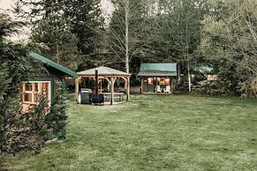 71mf- Rustic - Pets Ok - Sleeps 4 1 Bedroom Cabin by Redawning