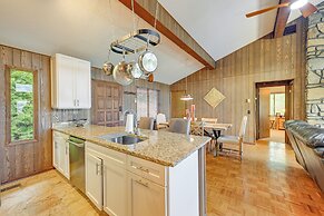 Stunning Franklin Cabin w/ Deck & Mountain Views