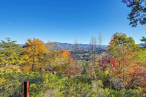 Stunning Franklin Cabin w/ Deck & Mountain Views