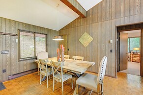 Stunning Franklin Cabin w/ Deck & Mountain Views