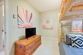 Stunning Franklin Cabin w/ Deck & Mountain Views