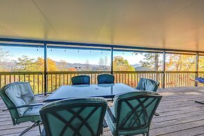 Stunning Franklin Cabin w/ Deck & Mountain Views