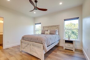 Modern Kingsland Home w/ River Access & Kayaks!