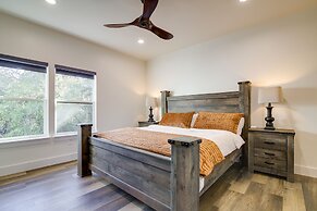 Modern Kingsland Home w/ River Access & Kayaks!